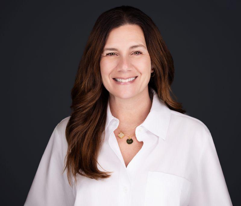 julie barry headshot